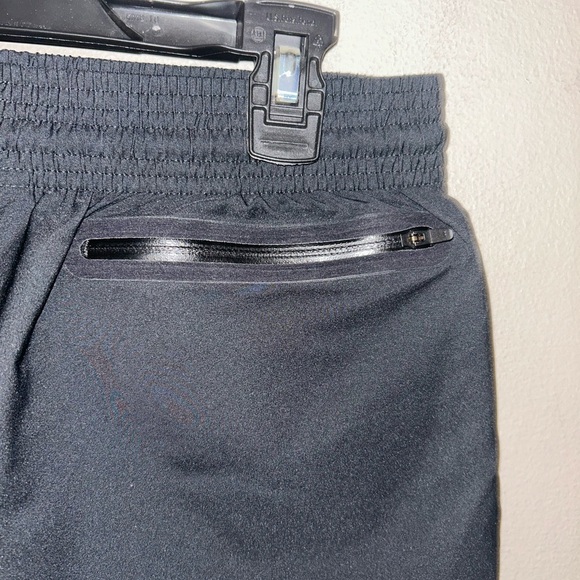 Nike Shorts - black active/running style, lightweight shorty pull on - Picture 4 of 7